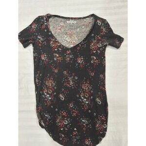 Mudd Womens XS Black‎ Floral V-Neck Short Sleeve T-Shirt Curved Hem Top